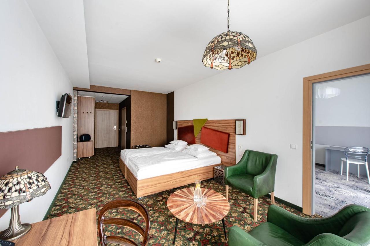 Hotel Lenart เวียลิชกา ภายนอก รูปภาพ
